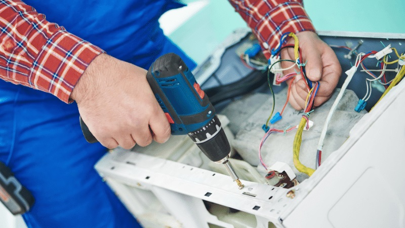 Aliağa Siemens Siemens çamaşır makinesi kart tamiri – Su almama arızası orijinal parça ile giderildi. - Teknik servis örneği